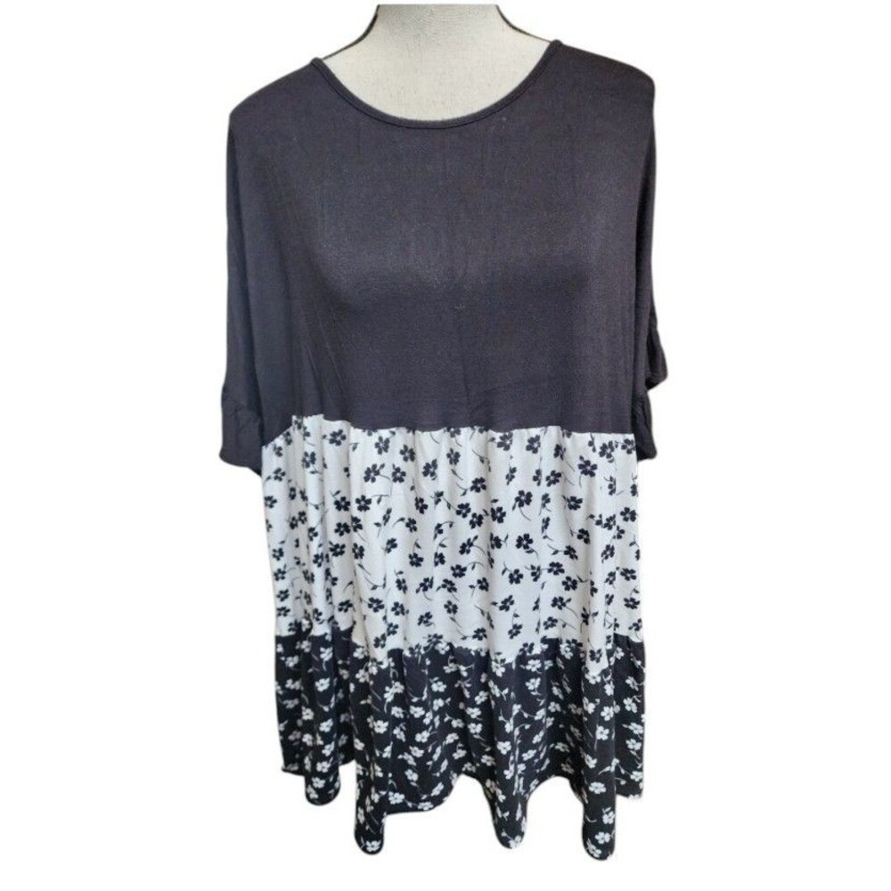 Celeste Size 3XL Black/White Rayon Flowy Oversized Blouse Short Sleeve
